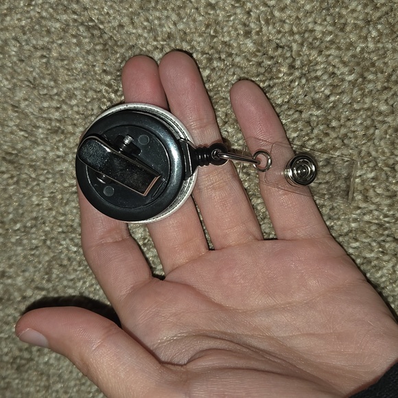 Badge reel - Picture 2 of 3
